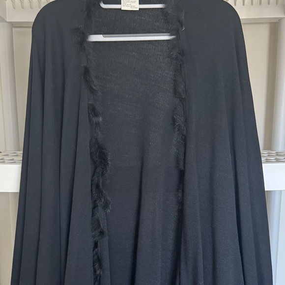 Nina Leonard Black Feather-Trimmed Wrap - Picture 4 of 8